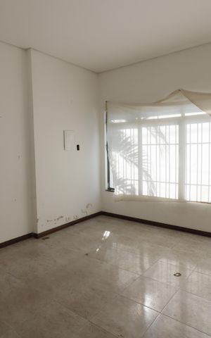 Casa à venda com 251m², 7 quartos e 4 vagasSala