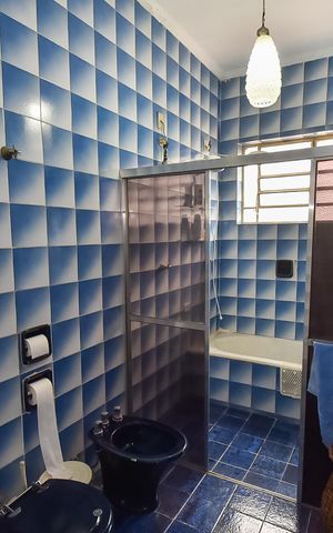 Casa à venda com 250m², 4 quartos e 2 vagas Casa à venda com 250m², 4 quartos e 2 vagasBanheiro Social