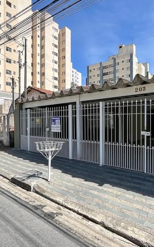 Casa para alugar com 189m², 2 quartos e 3 vagasFachada 