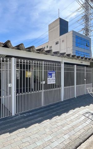 Casa para alugar com 189m², 2 quartos e 3 vagasFachada 
