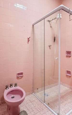 Casa para alugar com 205m², 3 quartos e 1 vaga Casa para alugar com 205m², 3 quartos e 1 vagaBanheiro Social
