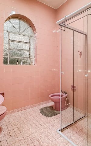 Casa para alugar com 205m², 3 quartos e 1 vaga Casa para alugar com 205m², 3 quartos e 1 vagaBanheiro Social