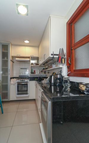 Apartamento à venda com 211m², 2 quartos e 2 vagasCozinha