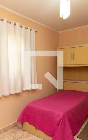 Casa à venda com 90m², 2 quartos e sem vaga