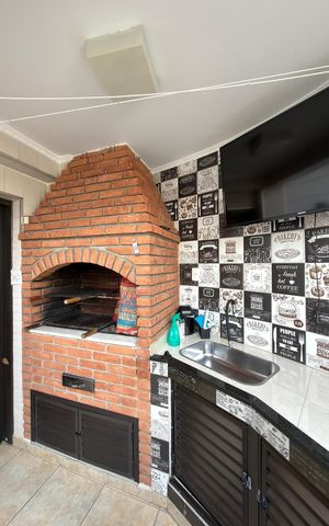 Casa à venda com 103m², 3 quartos e 1 vaga Casa à venda com 103m², 3 quartos e 1 vagaQuintal e Espaço Gourmet