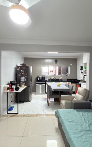 Casa à venda com 103m², 3 quartos e 1 vaga Casa à venda com 103m², 3 quartos e 1 vagaSala/Cozinha