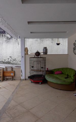 Casa à venda com 550m², 4 quartos e 5 vagas Casa à venda com 550m², 4 quartos e 5 vagasÁrea Externa