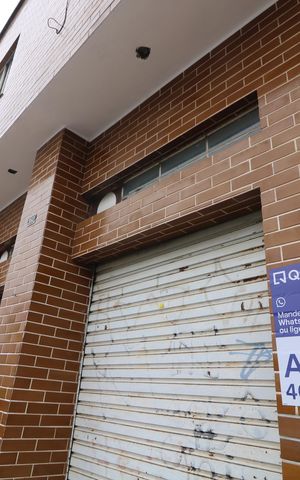 Casa para alugar com 200m², 2 quartos e 5 vagasFachada