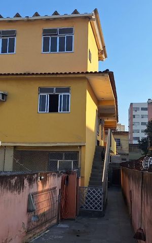 Casa à venda com 360m², 3 quartos e 8 vagas Casa à venda com 360m², 3 quartos e 8 vagasFachada