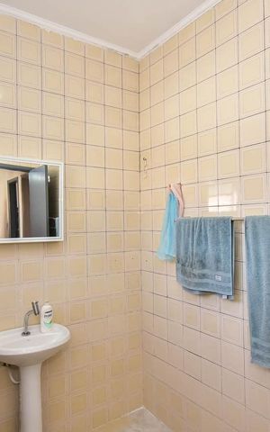 Casa de condomínio à venda com 150m², 2 quartos e 3 vagasBanheiro