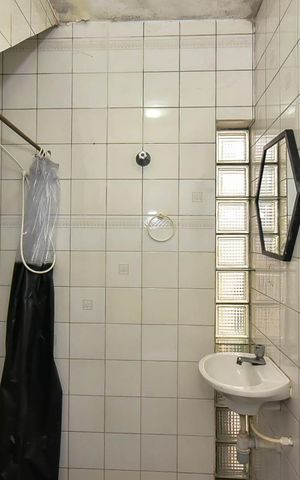 Casa de condomínio à venda com 150m², 2 quartos e 3 vagasBanheiro de Serviço