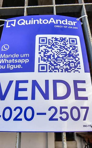 Casa de condomínio à venda com 150m², 2 quartos e 3 vagasPlaca