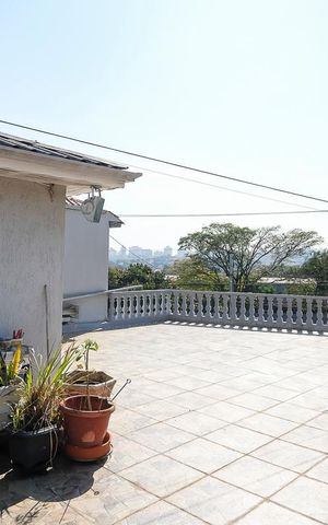 Casa à venda com 259m², 2 quartos e 3 vagasQuintal