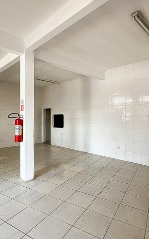 Casa à venda com 259m², 2 quartos e 3 vagasGaragem