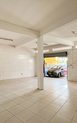 Casa à venda com 259m², 2 quartos e 3 vagasGaragem