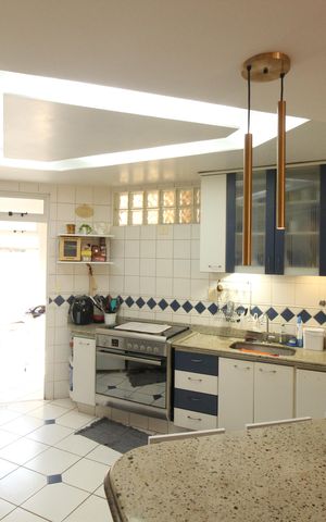Casa à venda com 268m², 4 quartos e 4 vagasCozinha