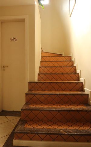 Casa à venda com 268m², 4 quartos e 4 vagasEscadas