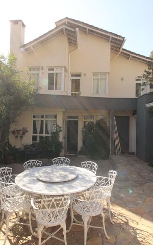 Casa à venda com 268m², 4 quartos e 4 vagasQuintal