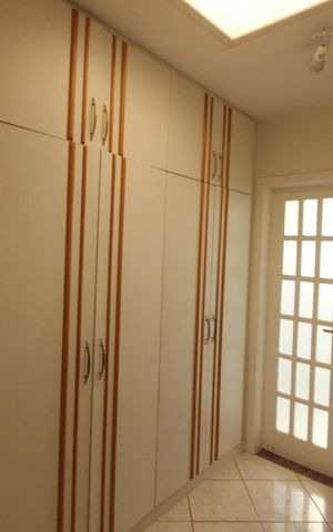 Casa à venda com 268m², 4 quartos e 4 vagasCloset Suíte 