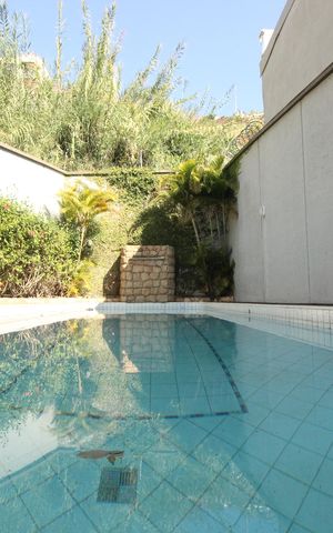 Casa à venda com 268m², 4 quartos e 4 vagasPiscina