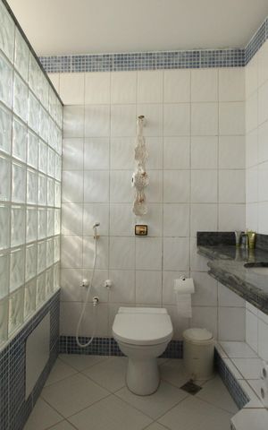 Casa à venda com 268m², 4 quartos e 4 vagasBanheiro Social