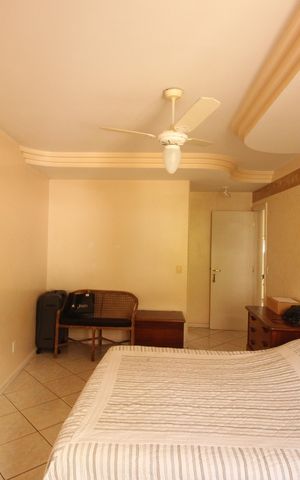 Casa à venda com 268m², 4 quartos e 4 vagasSuíte 