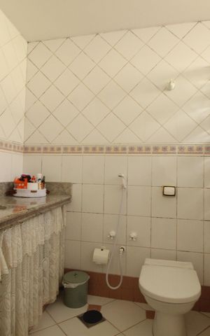 Casa à venda com 268m², 4 quartos e 4 vagasBanheiro Suíte 