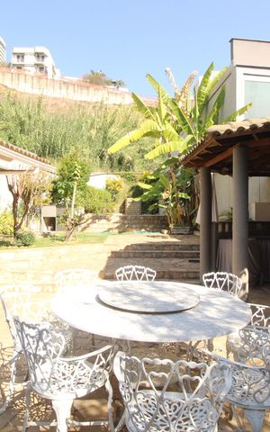 Casa à venda com 268m², 4 quartos e 4 vagasQuintal
