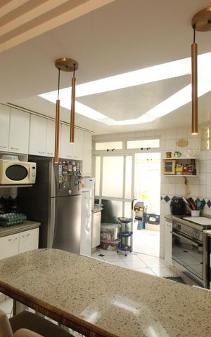 Casa à venda com 268m², 4 quartos e 4 vagasCozinha