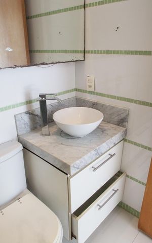 Apartamento à venda com 184m², 2 quartos e 2 vagasBanheiro da Suíte
