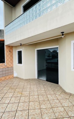 Casa à venda com 172m², 4 quartos e 2 vagas Casa à venda com 172m², 4 quartos e 2 vagasVaranda da Sala