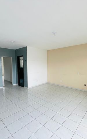 Casa à venda com 172m², 4 quartos e 2 vagas Casa à venda com 172m², 4 quartos e 2 vagasSuíte