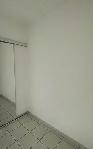 Casa à venda com 172m², 4 quartos e 2 vagas Casa à venda com 172m², 4 quartos e 2 vagasCloset Suíte