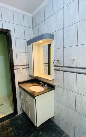 Casa à venda com 172m², 4 quartos e 2 vagas Casa à venda com 172m², 4 quartos e 2 vagasBanheiro 1
