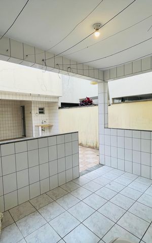 Casa à venda com 172m², 4 quartos e 2 vagas Casa à venda com 172m², 4 quartos e 2 vagasÁrea de Serviço