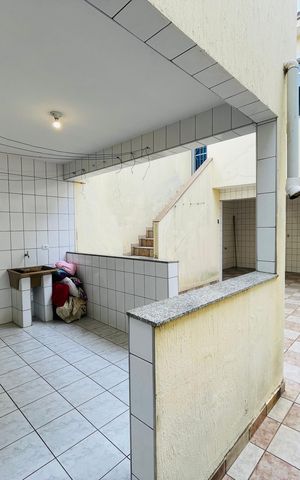 Casa à venda com 172m², 4 quartos e 2 vagas Casa à venda com 172m², 4 quartos e 2 vagasÁrea de Serviço
