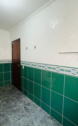 Casa à venda com 172m², 4 quartos e 2 vagas Casa à venda com 172m², 4 quartos e 2 vagasBanheiro Suíte