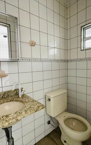Casa à venda com 172m², 4 quartos e 2 vagas Casa à venda com 172m², 4 quartos e 2 vagasLavabo externo