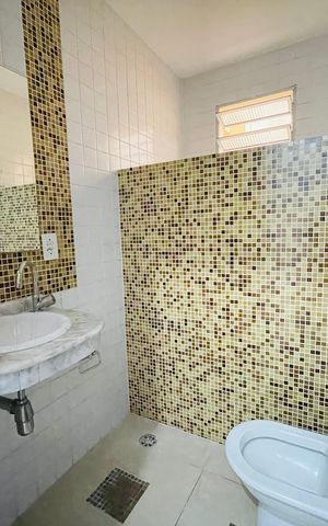 Casa à venda com 172m², 4 quartos e 2 vagas Casa à venda com 172m², 4 quartos e 2 vagasLavabo