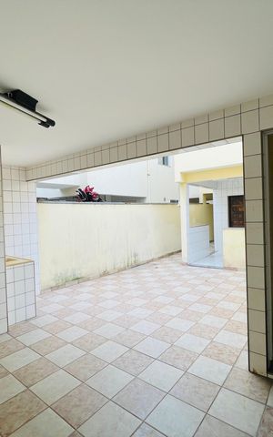 Casa à venda com 172m², 4 quartos e 2 vagas Casa à venda com 172m², 4 quartos e 2 vagasQuintal