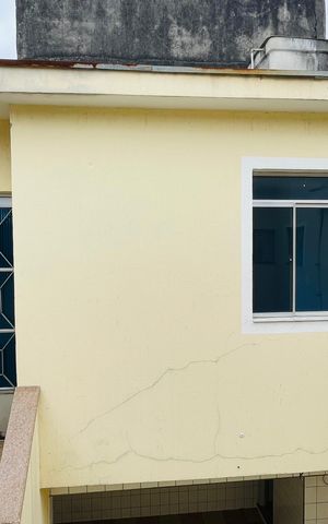 Casa à venda com 172m², 4 quartos e 2 vagas Casa à venda com 172m², 4 quartos e 2 vagasÁrea externa