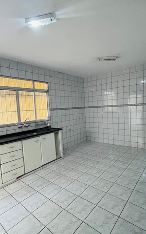 Casa à venda com 172m², 4 quartos e 2 vagas Casa à venda com 172m², 4 quartos e 2 vagasCozinha