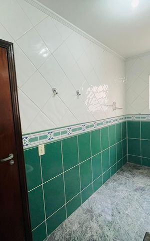 Casa à venda com 172m², 4 quartos e 2 vagas Casa à venda com 172m², 4 quartos e 2 vagasBanheiro Suíte