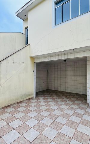 Casa à venda com 172m², 4 quartos e 2 vagas Casa à venda com 172m², 4 quartos e 2 vagasQuintal