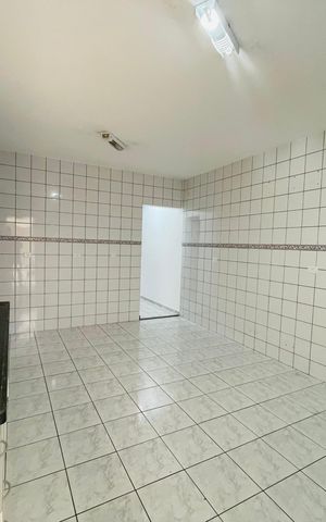 Casa à venda com 172m², 4 quartos e 2 vagas Casa à venda com 172m², 4 quartos e 2 vagasCozinha