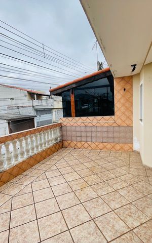Casa à venda com 172m², 4 quartos e 2 vagas Casa à venda com 172m², 4 quartos e 2 vagasVaranda da Sala