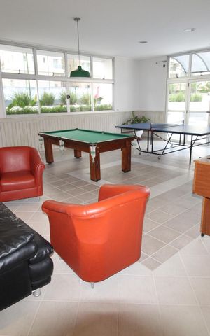 Apartamento para alugar com 96m², 3 quartos e 1 vagaÁrea comum - Sala de Jogos
