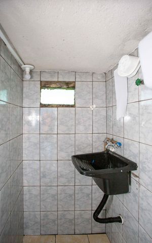 Casa à venda com 147m², 5 quartos e 3 vagasBanheiro 2
