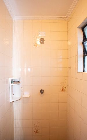 Casa à venda com 147m², 5 quartos e 3 vagasBanheiro 4