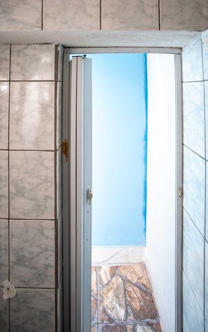 Casa à venda com 147m², 5 quartos e 3 vagasBanheiro 2